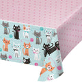 Mantel plástico gatos con diseño colorido de gaticos y ovillos de lana. Ideal para fiestas temáticas. Tamaño 137x259cm, resistente y práctico.