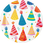 Plato Fiesta Make a wish con diseño de sombreros de cumpleaños coloridos. Paquete de 8 platos de papel rígido, tamaño 17.7 cm, ideal para fiestas de adultos.