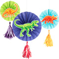 Colgante decorativo dinosaurios x 3 UND con diseños de T-Rex, Triceratops y Brachiosaurio en papel de colores vivos. Ideal para decoración de fiesta infantil.
